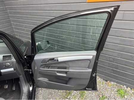 2007 Opel Zafira CLUB 1.6 I 16V €2,995 thumbnail