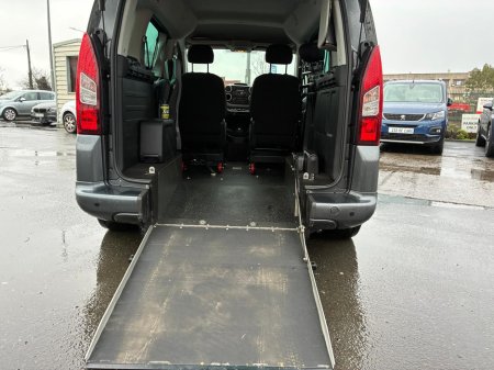 2018 Peugeot Partner Impulse (Private) €28,950 thumbnail