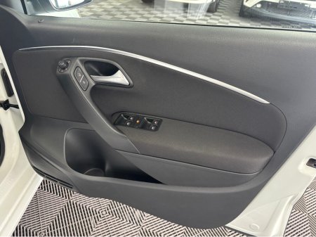 2016 Volkswagen Polo - photo 5