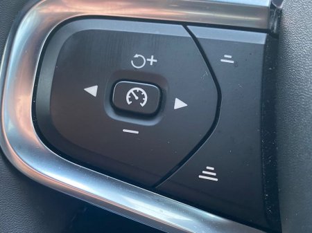 2023 Volvo XC40 Core Recharge Auto EV €31,900 thumbnail