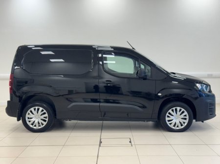2022 Peugeot Partner  €18,500 thumbnail