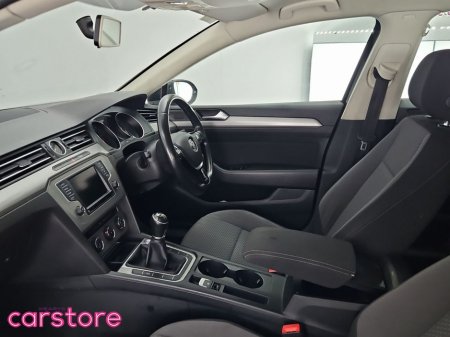 2017 Volkswagen Passat - thumbnail 12