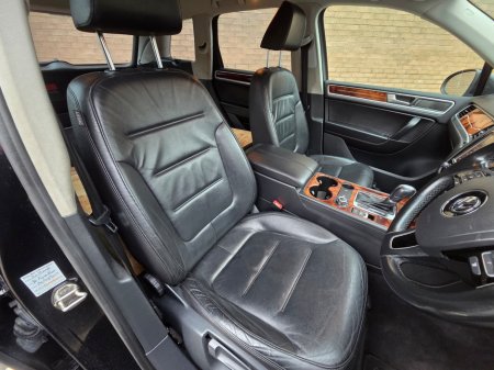 2012 Volkswagen Touareg 3.0 TDI V6 SE BLUE TECH 5DR AUTO €12,950 thumbnail