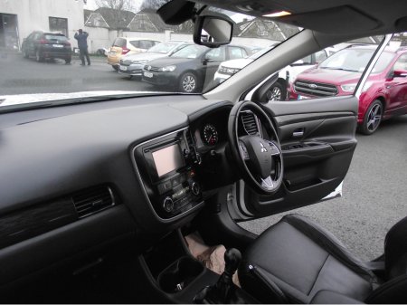 2016 Mitsubishi Outlander 2.3D  4WD  7SEATS  150PS 5DR   6 6MT    16MY €12,950 thumbnail