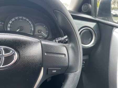 2015 Toyota Auris 1.33 5DR TERRA 4DR €12,888 thumbnail