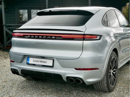 2024 Porsche Cayenne - thumbnail 11