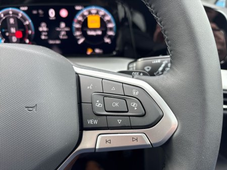 2026 Volkswagen Golf Edition 75 1.5 MHEV thumbnail