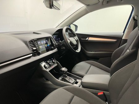 2025 Skoda Karoq Selection DSG 1.5TSI 150BHP - Reversing Camera - Climate Control - Cruise Control - Auto Lights/Wipers - Apple CarPlay/Android Auto €40,950 thumbnail