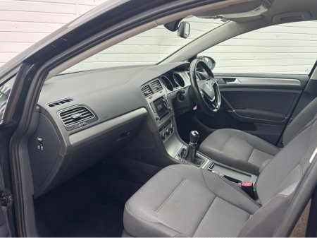 2015 Volkswagen Golf 1.6 TDI MATCH BLUEMOTION 105PS 5 5DR €11,950 thumbnail