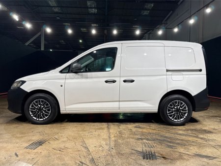 2023 Volkswagen Caddy MANUAL 2.0L TDI - PRICE €17450 EXCLUDING VAT €17,450 thumbnail