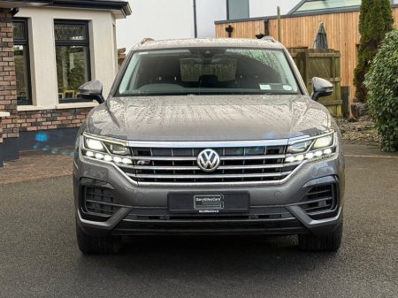 2019 Volkswagen Touareg - thumbnail 2