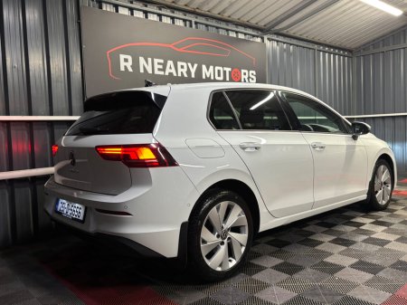 2025 Volkswagen Golf GOLF EDITION 75 2.0 TDI 116HP €33,950 thumbnail