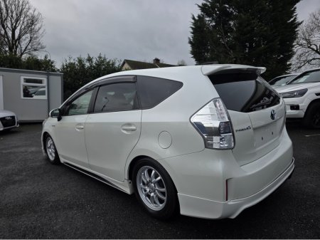 2014 Toyota Prius Alpha (7 Seater) - SELF CHARGING HYBRID -ALLOYS - REVERSE CAMERA - SIMI DEALER - LOW ROAD TAX BAND €14,450 thumbnail
