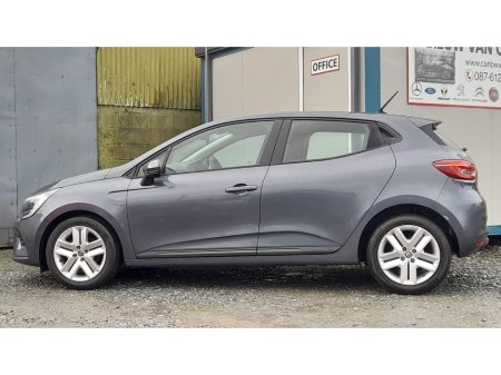 2022 Renault Clio Dynamique TCe 90 €14,450 thumbnail