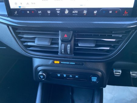2025 Ford Focus ST-Line X 1.0 125BHP... Full leather seats thumbnail