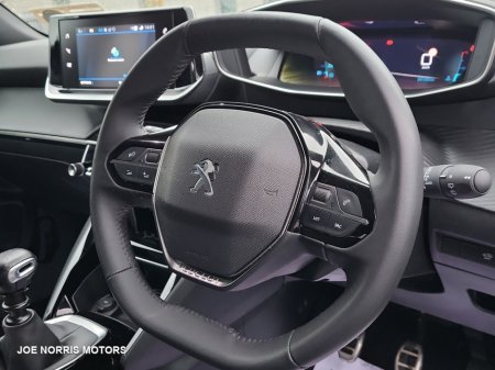 2023 Peugeot 2008 ALLURE 1.2 100 6.4 4DR €24,995 thumbnail