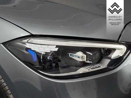 2025 Mercedes-Benz C Class - thumbnail 4