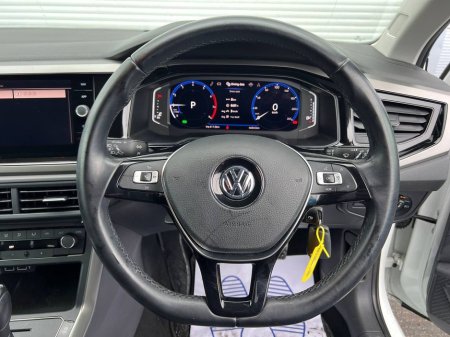 2019 Volkswagen Polo COMFORTLINE 1.0 TSI AUTO // FULL SERVICE HISTORY // DIAMOND CUT ALLOYS // APPLE CARPLAY/ANDROID AUTO €16,900 thumbnail