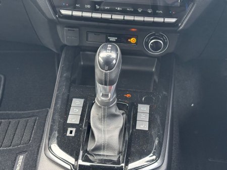 2025 Isuzu D-MAX V-CROSS AUTO DCB €49,789 thumbnail