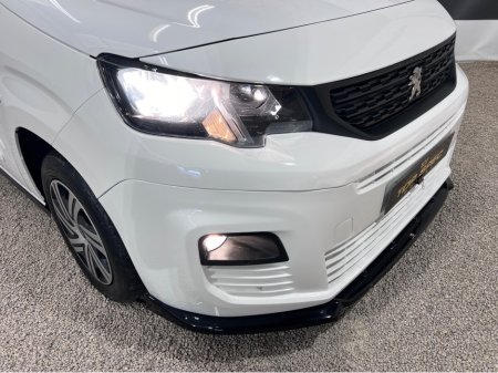 2019 Peugeot Partner 2019 Peugeot partner NEW MODEL 1.6Hdi 3 Seater professional €12,800