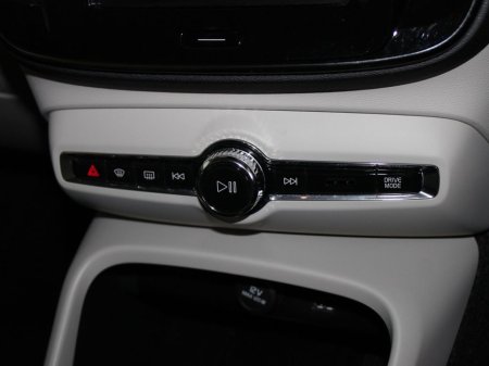 2020 Volvo XC40 - thumbnail 21