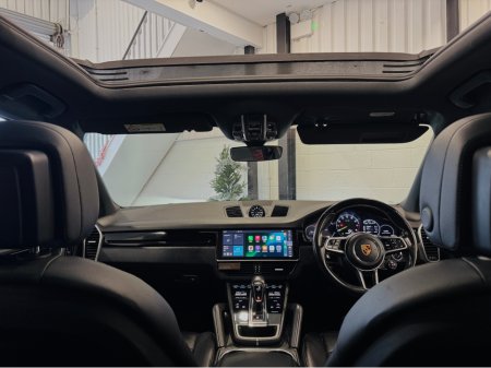 2019 Porsche Cayenne V6 E-HYBRID AUTO €59,899 thumbnail