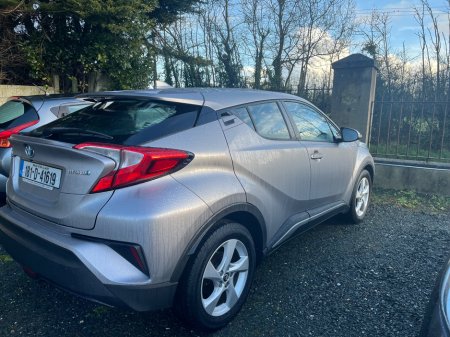 2018 Toyota C-HR 1.8 HYBRID LUNA €18,450 thumbnail