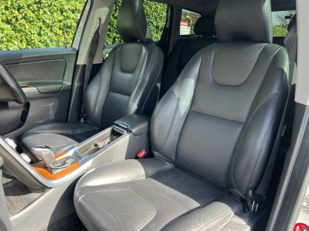 2017 Volvo XC60 - thumbnail 8