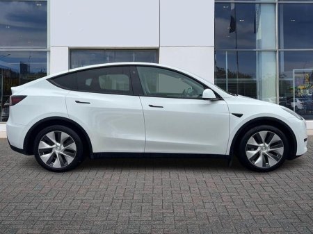 2022 Tesla Model Y Y RWD 420 €28,950 thumbnail