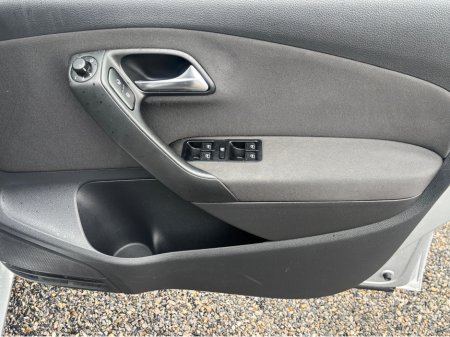 2013 Volkswagen Polo - thumbnail 10