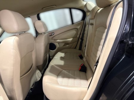 2010 Jaguar X-Type - thumbnail 14