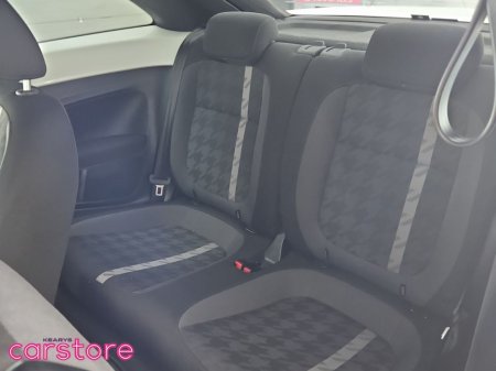 2017 Volkswagen Beetle - thumbnail 13