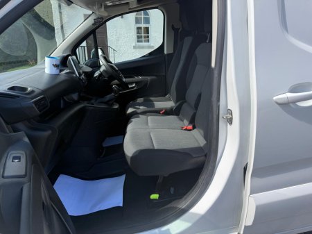2020 Peugeot Partner - thumbnail 16