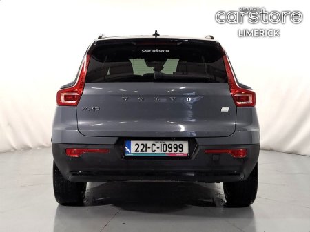 2022 Volvo XC40 PHEV T4 (197hp) R-Design FWD €33,880 thumbnail