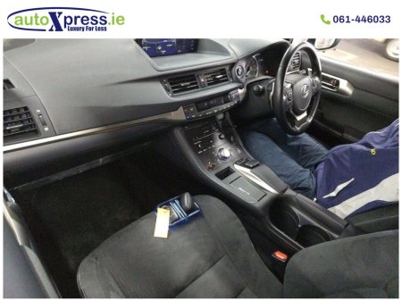 2021 Lexus CT 200 h - view 2