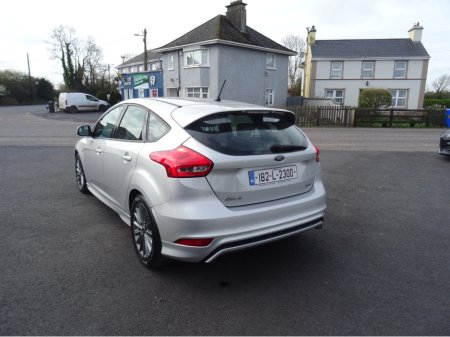 2018 Ford Focus - thumbnail 10