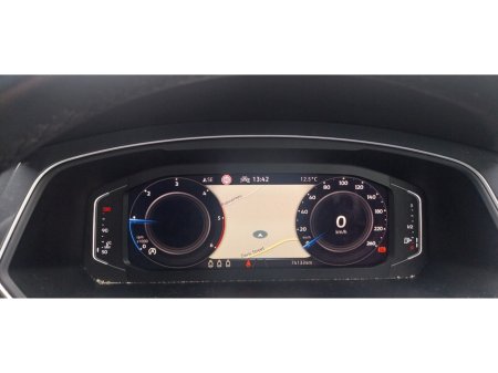 2024 Volkswagen Tiguan ELEGANCE 2.0 TDI MANUAL 6SPEED FWD 150HP 5 €41,950 thumbnail