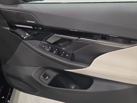 2024 BMW 5 Series - thumbnail 22