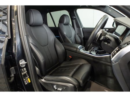 2022 BMW X5 xDrive45e M Sport €62,950 thumbnail