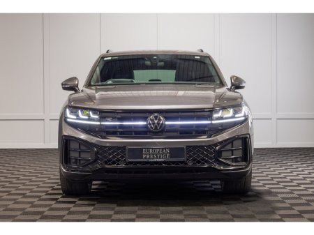 2025 Volkswagen Touareg - thumbnail 2