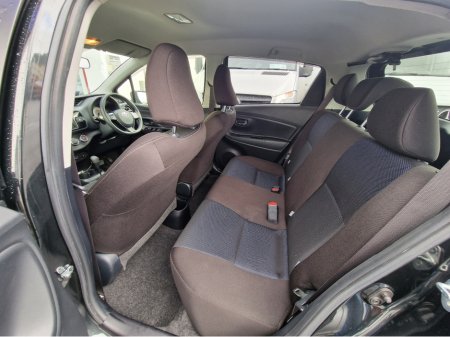 2018 Toyota Yaris - thumbnail 28