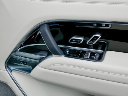 2025 Land Rover Range Rover SWB 3.0 I6 PHEV Autobiography €159,950 thumbnail