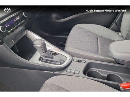 2023 Toyota Yaris HYBRID LUNA,RIDICOUSLY LOW MILEAGE! €23,995 thumbnail