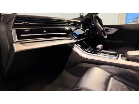 2019 Audi Q8 45 TDI 231HP Q TIP S LINE thumbnail