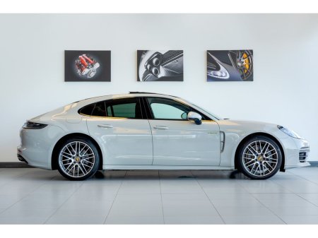 2023 Porsche Panamera - thumbnail 4