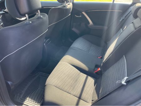 2013 Toyota Avensis - thumbnail 14