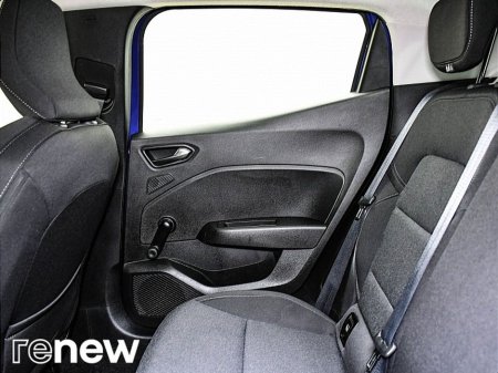 2022 Renault Clio Dynamique TCe 90 €15,990 thumbnail