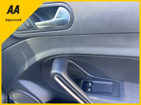 2013 Volkswagen Beetle - thumbnail 13