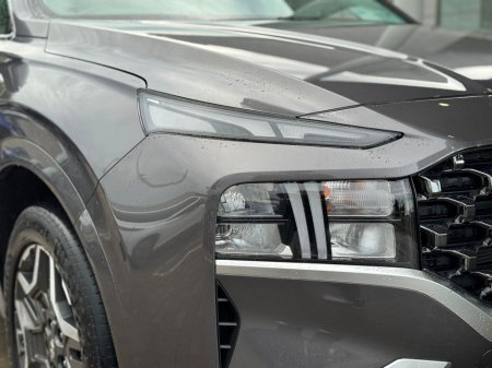 2023 Hyundai Santa Fe 1.6 PHEV 4WD Executive Plus Auto - Plug in Hybrid €49,995 thumbnail