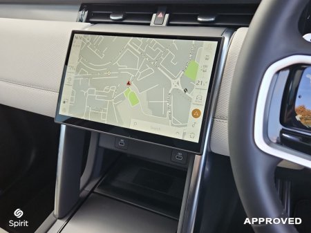 2025 Land Rover Discovery Sport 1.5 PHEV SE R Dynamic €63,950 thumbnail